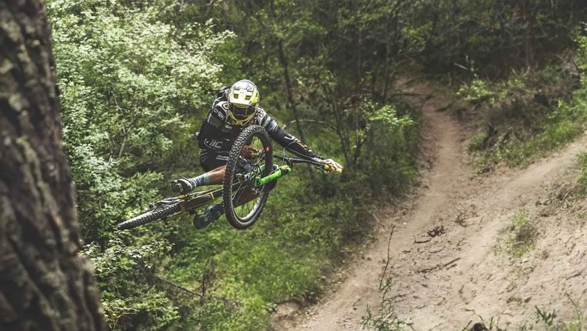 Mountainbiker vor der Bergkulisse von Serfaus-Fiss-Ladis