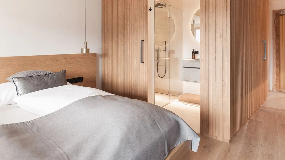 Zimmer Modern Top mit Balkon und ausziehbarer Schlafcouch
